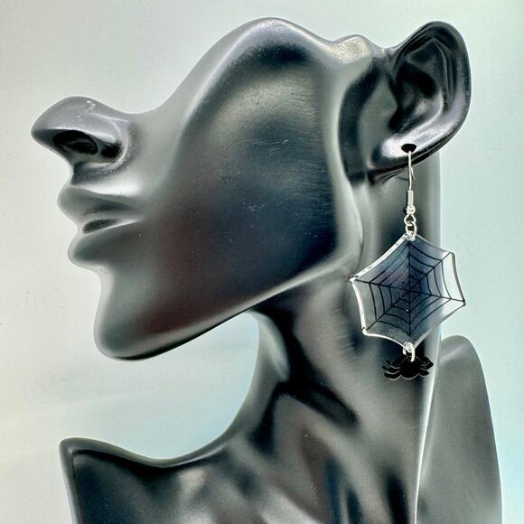 Spider Web Earrings - Halloween Earrings - Bug Earrings - Spider Accessories - Picture 7 of 8